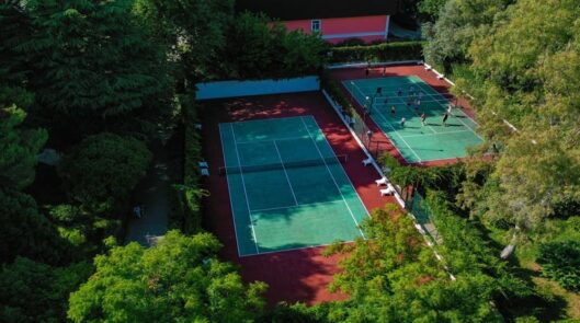 Спортивные площадки